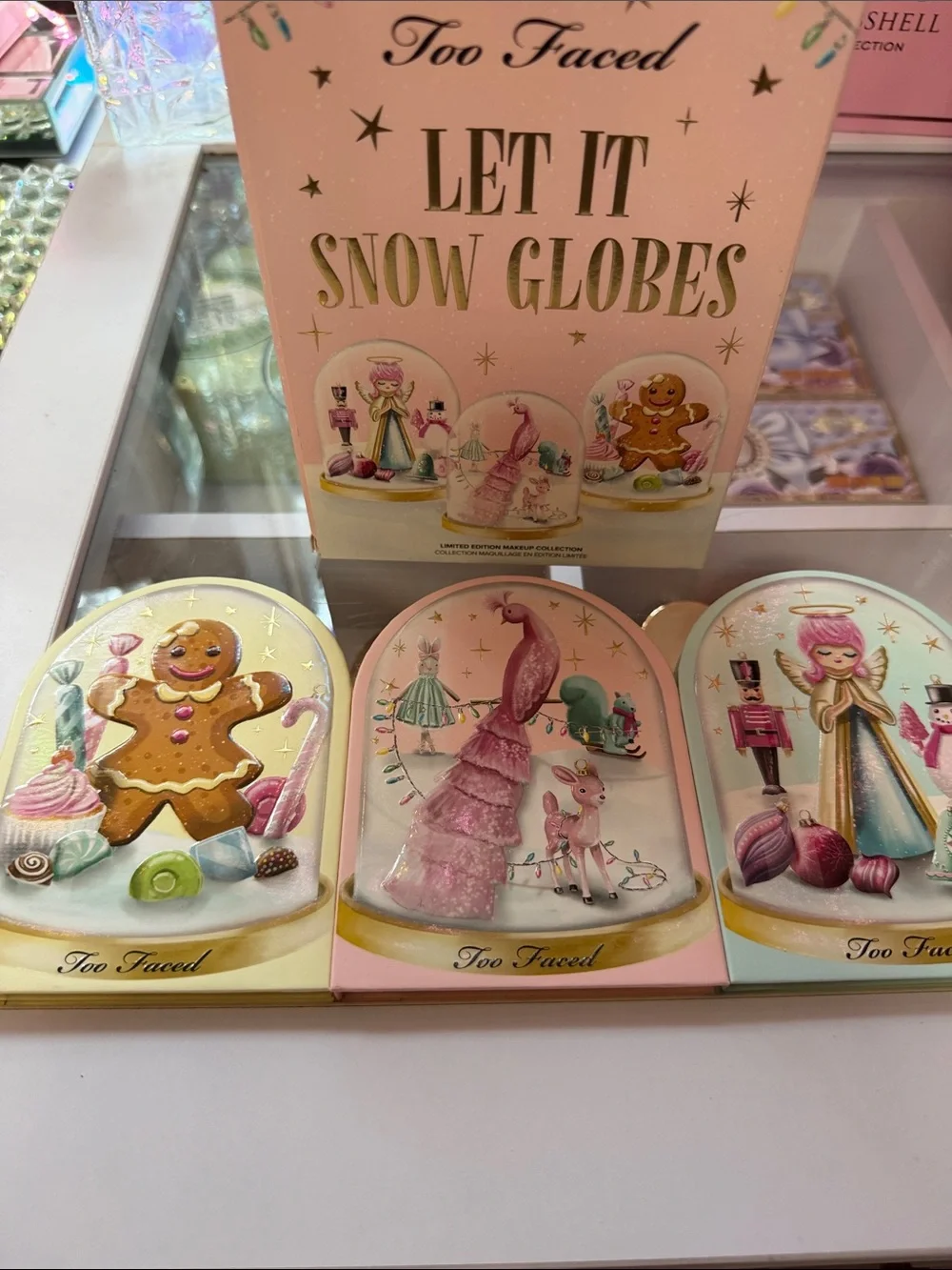Too Faced Let It Snow Globes Eyeshadow Palette - Pink